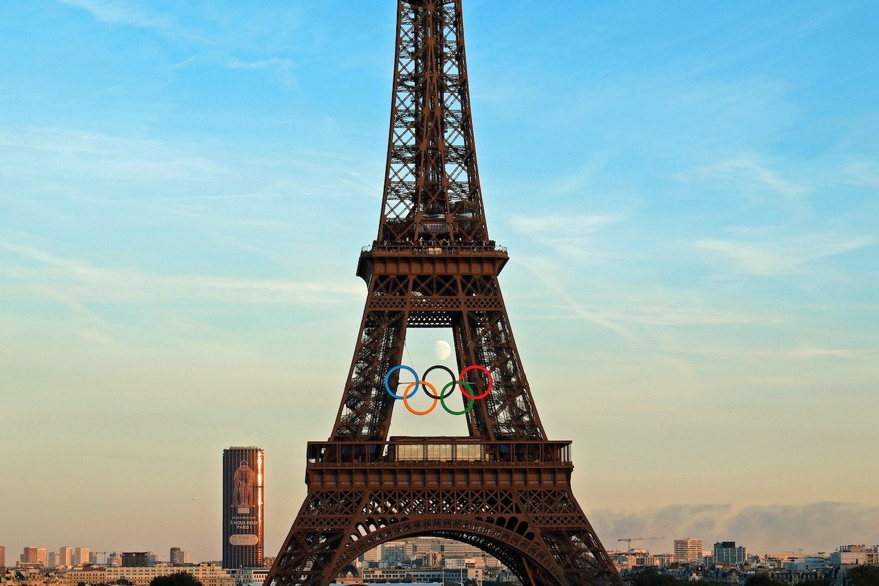 Eiffel Tower_Moon_Olympic Rings_Paris_Sunset