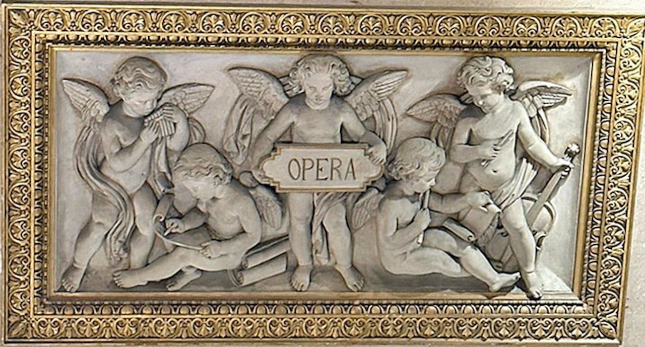 vienna_opera_house_interior_sign
