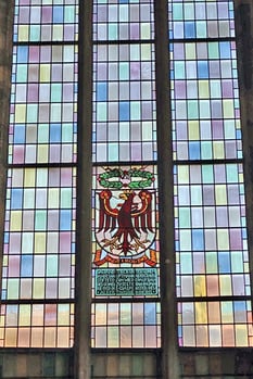 vienna_st stephens_cathedral_new_stained_glass