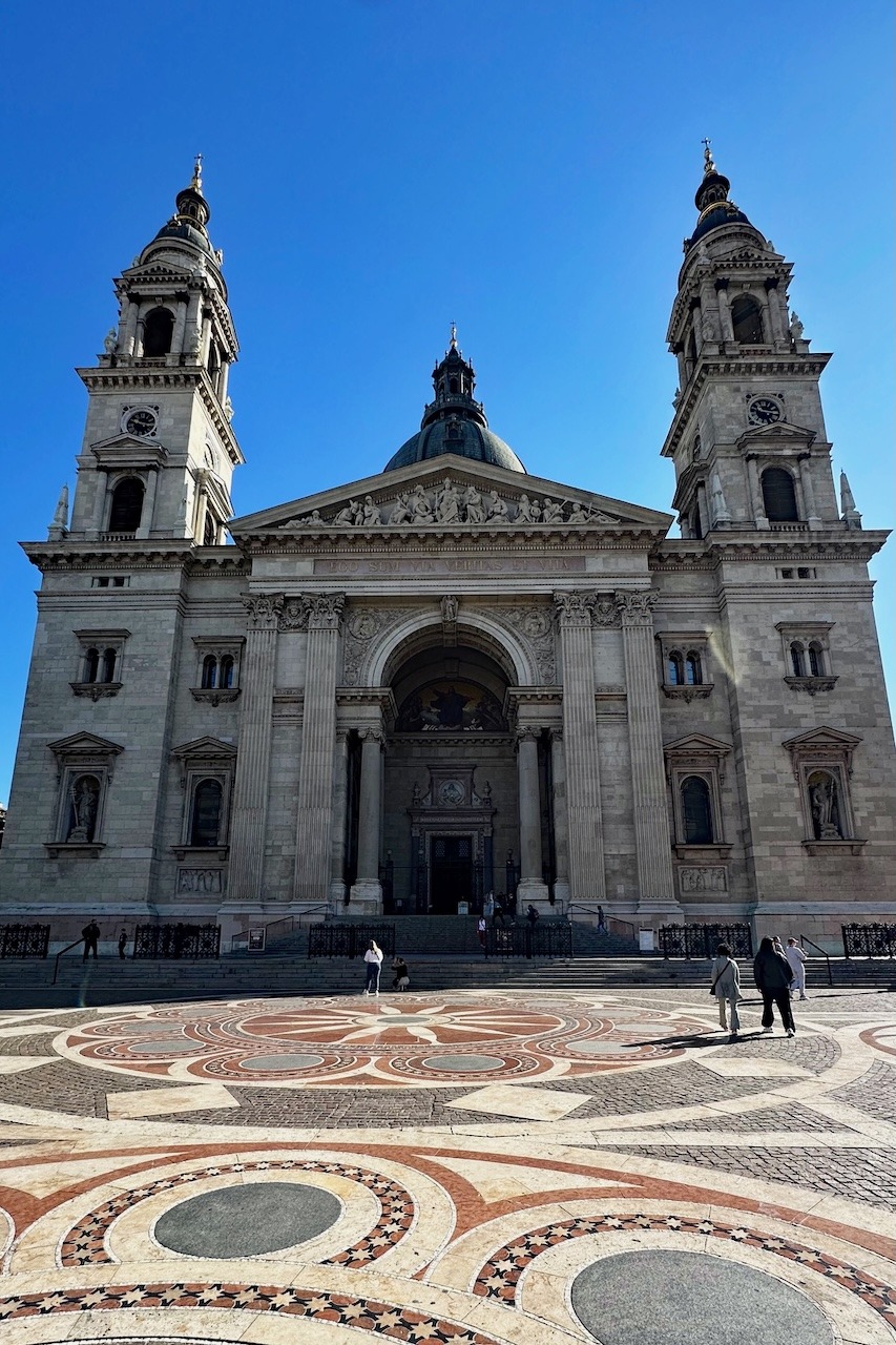 St_Stephen_Basilica_Exterior_Portrait_Budapest